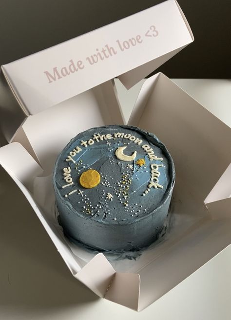 Moon Cake Designs Birthday, Love You To The Moon And To Saturn Cake, Cake Moon Design, To The Moon And Back Cake, Love You To The Moon And Back Cake, Birthday Cake For Boyfriend Romantic, 6 Month Anniversary Cake, I Love You Cake, 6months Anniversary