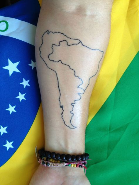 South America / Brazil borders tattoo #tattoo #tattoos #southamerica #américadosul #brazil #brasil #borders #fronteiras #map #mapa #travel #traveling #wanderlust #saudade South America Map Tattoo, South America Tattoo Ideas, South America Tattoo, Brazil Tattoo Ideas, Brazil Tattoo, America Outline, Tattoo Crane, Border Tattoo, Lost Tattoo