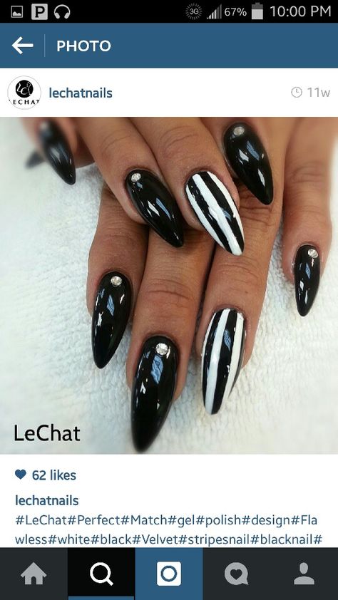 Black And White Ombre, Ocean Nails, Black And White Nail Art, Witch Nails, Nail Art Stripes, Monterey Park, Gel Nails At Home, Gothic Nails, Goth Nails