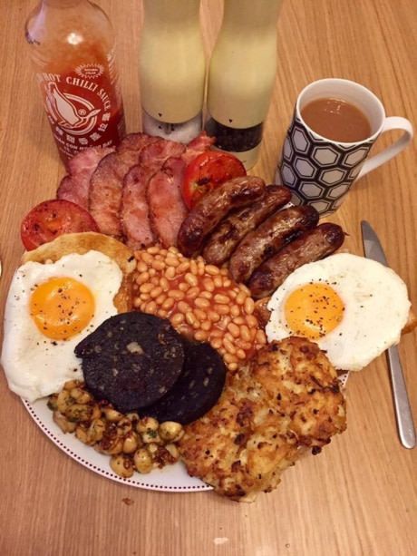 70s Food, Healthy Breakfast Menu, Hp Sauce, Full English Breakfast, Fire Food, Cooked Breakfast, English Breakfast, English Food, Delicious Snacks Recipes