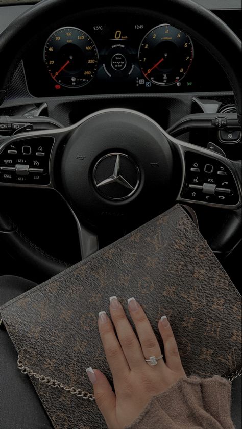 Mercedes Benz Aesthetic, Benz Aesthetic, Mercedes Aesthetic, Mercedes Girl, Aesthetic Snap, Woman In Car, Mercedes Benz G63, Mercedes Wallpaper, Dream Cars Mercedes