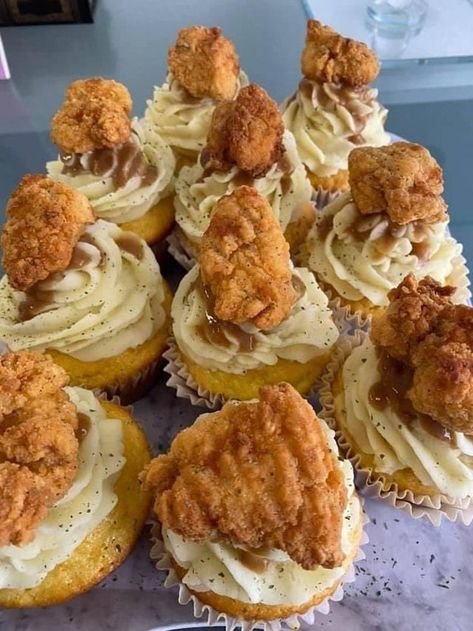 Chicken Cupcakes, Savory Cupcakes, Chicken Cornbread, Potato Gravy, Savory Dinner, Mashed Potato, Food Goals, Food Obsession, Pretty Food