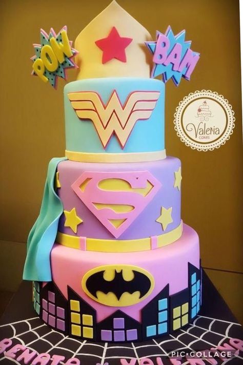 Super Hero Birthday Party Ideas For Girl, Superhero Girl Birthday Party, Art Cake Ideas, Girl Superhero Cake, Supergirl Cakes, Superhero Girls Birthday, Supergirl Birthday, Wonder Woman Cake, Wonder Woman Birthday Party