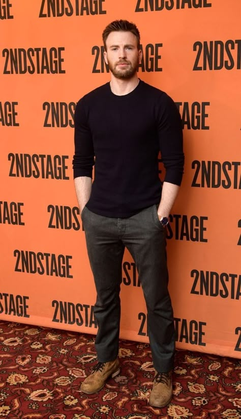 Chris Evans Outfits, Chris Evans Style, Men Vest Outfits, Royal Family Fashion, Christopher Robert Evans, Mens Business Casual Outfits, Classy Outfits Men, My Universe, Chris Evans Captain America