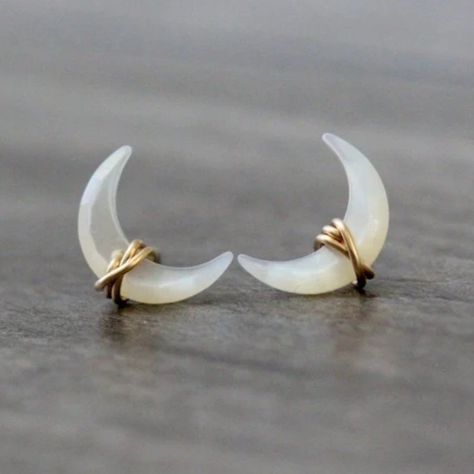 Mother's Day Crafts: Easy & Kid-Made ‍‍‍ Handmade Jewelry Wire, Dainty Fashion, Crescent Earrings, Witch Jewelry, Jewelry Wire, Gold Stud Earrings, Trendy Earrings, Gold Stud, Pearl Stud Earrings