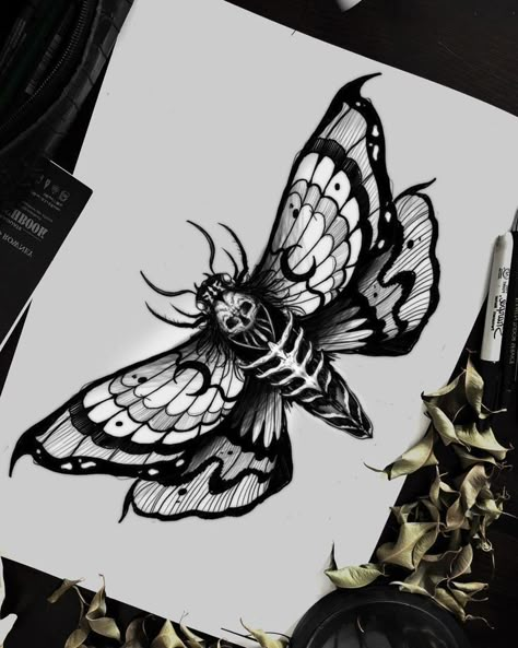 Witchy Knee Tattoo Ideas, Scull Moth Tattoo, Black Work Moth Tattoo, Goth Moth Drawing, Goth Tattoo Ideas For Women, Moth Tattoo Dark, Deathmoth Design Tattoo, Skull Moth Tattoo Design, Goth Moth Tattoo