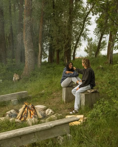 cozy by the campfire 🏕️🏔️🔥 Cozy Campfire Photoshoot, Camping Couple Photoshoot, Camping Maternity Photos, Campsite Photoshoot, Cabin Photoshoot Photo Ideas, Camping Reference, Campfire Photos, Couple Camping Photography, Camping Couple Photos