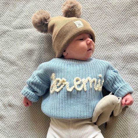 The adorable Jeremie in our light blue sweater✨🫶🏼 @sarfx1 Delicate hand embroidery meets sky blue knit - for the sweetest moments! DETAILS Size 3-6mths Sweater - light blue Thick yarn - cream #handembroidery#handmade#sweaterwithname#babysweater#babyfashion#milestones#baby#newborngift#giftidea#smallbuissness Hand Embroidery Sweater, Embroidery Sweater, Thick Yarn, Light Blue Sweater, Blue Sweater, Baby Sweaters, Blue Sweaters, Milestones, Baby Fashion