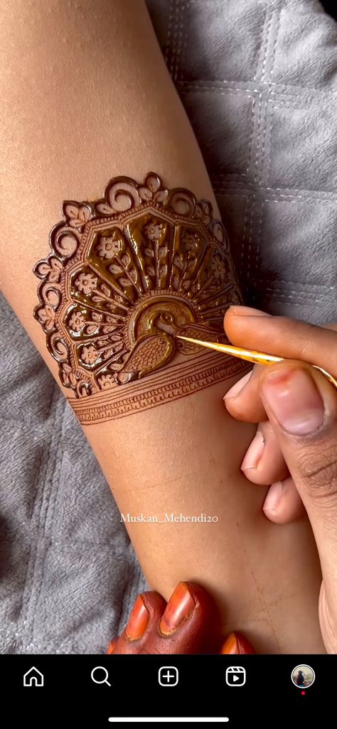 Mehndi Asthetics, Henna Peacock Designs, Mehendi Indian Designs, Henna Designs Traditional Indian Style, Mehendi Designs For Hands Peacock, Mehendi Peacock Designs, S Mehendi Design, Mehendi Designs Peacock, Henna Designs Peacock