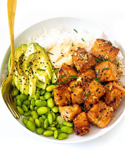 Teriyaki Salmon Bowls - Chef Savvy Teriyaki Salmon Bowl, Sweet Salmon, Salmon Bowls, Salmon Bites, Salmon Rice, Salmon Rice Bowl, Fluffy Rice, Frozen Salmon, Salmon Bowl