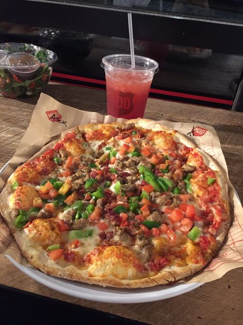 Mod pizza Vegtable Pizza, Mod Pizza, Healthy Food Motivation, Aesthetic Food, Vegetable Pizza, Love Food, Food To Make, Snack Recipes, Pizza