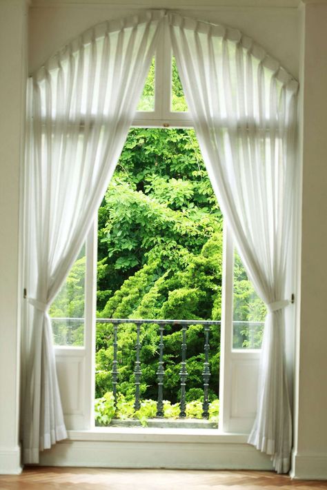 Curtains and Window Treatments Guide - curtain with tie-backs Rounded Window Curtains, Arched Window Coverings, Curtains For Arched Windows, Window Coverings Bedroom, Arched Window Treatments, Curtains Style, Curtains Living Room Modern, Window Reveal, Window Treatments Bedroom