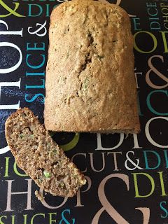 Healthy Zucchini Bread! This whole wheat bread is surprisingly tasty and even my kids can't tell it's healthy! 21 Day Fix Zucchini Bread! Frozen Zucchini, Healthy Zucchini Bread, 21 Day Fix Desserts, 21 Day Fix Snacks, 21 Day Fix Breakfast, Zucchini Bread Healthy, Real Food Snacks, Mini Loaves, Beachbody Recipes