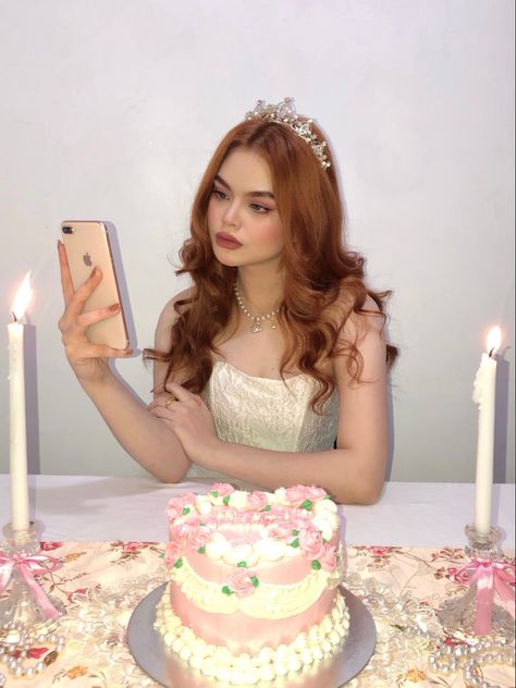 Pink Princess Photoshoot, Birthday Princess Aesthetic, Bolo Vintage, Birthday Room Decorations, Cute Birthday Pictures, Cute Birthday Ideas, Dream Wedding Decorations, Psychology Student, 19th Birthday