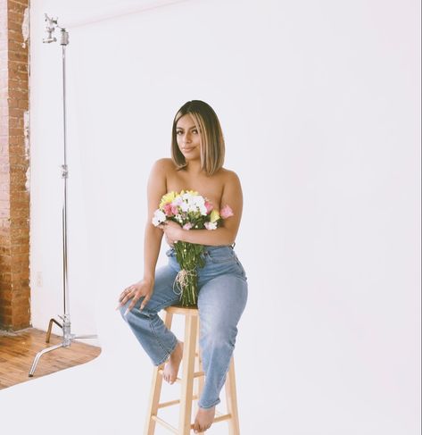 Jeans And Flowers Photography, Jean And Flowers Photoshoot, Flower And Jeans Photoshoot, Photoshoot Flowers Studio, Flowers In Jeans Photoshoot, Spring Studio Photoshoot, Flower Jeans Photoshoot, Flowers In Pants Photoshoot, Flower Top Photoshoot Indoor