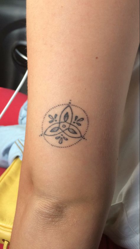 Celtic Inner Strength Tattoo, Celtic Sisters Knot Tattoo, Delicate Celtic Tattoo, Celtic Tattoos Women, Celtic Knot Tattoo For Women, Irish Knot Tattoo, Celtic Designs Tattoo, Celtic Love Knot Tattoo, Celtic Tattoo For Women Irish