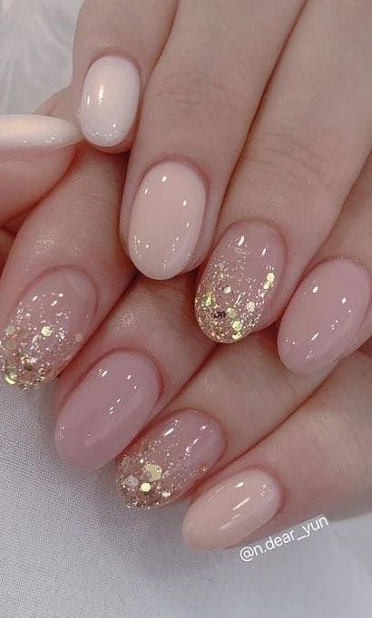 Korean Glitter Nails, New Years Nail Designs, New Years Eve Nails, Nail Shimmer, Ombre Nail Designs, Nail Designs Glitter, New Year's Nails, Nail Polishes, Holiday Nails