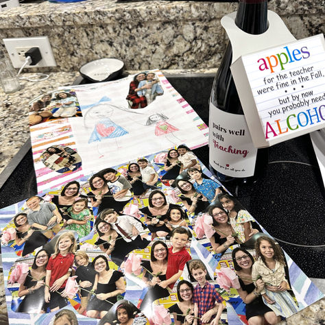 Click on photo for link to PRINT this GIFT TAG #teacher #teachergift #endofyear #endoftheyear #giftideas #giftbasket #apples #photos #winegift #winegifttag #alcohol Gift Alcohol, Wine Gift Tags, Teacher Apple, Alcohol Bottles, Alcohol Gifts, Wine Gifts, Bottle Labels, Gift Tag, Teacher Gift