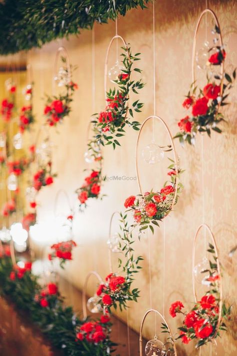 Rings Background, Rose Rings, Photowall Ideas, Home Flower Decor, Wedding Hall Decorations, Wedding Background Decoration, Baby Live, Wedding Entrance Decor, Marriage Decoration