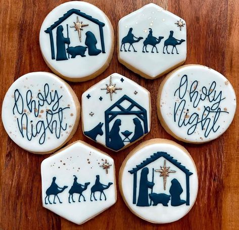 Happy Birthday Jesus Cookies, Christian Christmas Cookies Decorated, Religious Christmas Cookies Decorated, Nativity Decorated Cookies, Nativity Sugar Cookies, Christian Cookies, Nativity Cookies, Iced Christmas Cookies, Royal Icing Decorated Cookies