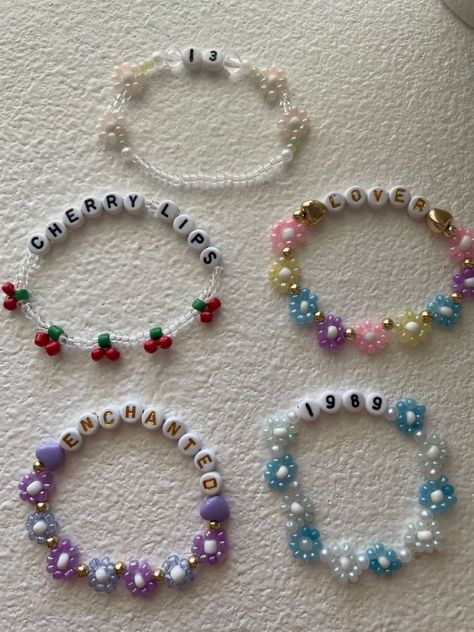 Cute Brackets To Make, Taylor Swift Era Friendship Bracelets, Bracelet Pattern Ideas Beads, Adjustable Bead Bracelet, Era Bracelet Ideas, Eras Bracelets Ideas, Taylor Swift Bracelets Seed Beads, Taylor Swift Bracelet Ideas Pony Beads, Eras Tour Braclets Ideas