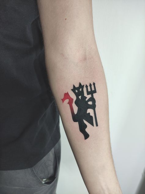 Manchester United Tattoo Designs, Mufc Tattoo, Man United Tattoo, Manchester United Tattoo Ideas, Manchester United Tattoo, Manchester United Old Trafford, Football Tattoo, Panther Tattoo, Devil Tattoo