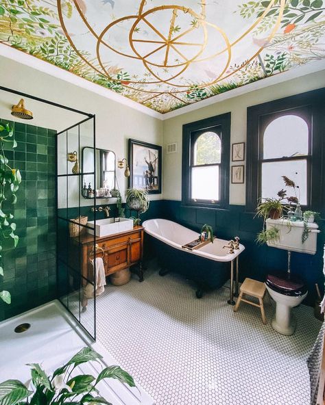 Koti Diy, Green Tiles, Bad Inspiration, Bathroom Inspiration Decor, Green Tile, Green Bathroom, Dream House Interior, House Bathroom, Style At Home