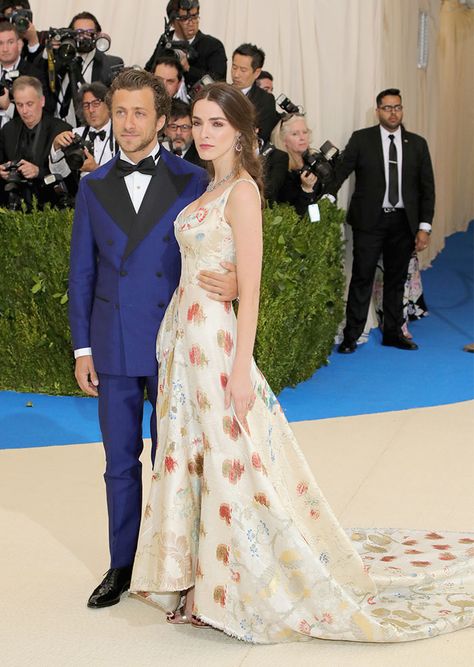 Bee Shaffer, Francesco Carrozzini, Red Carpet 2017, Second Wedding Dresses, Met Gala Red Carpet, Rei Kawakubo, Anna Wintour, Fashion People, Red Carpet Dresses