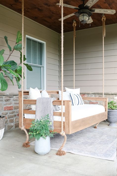 Porch Hanging Chairs, Pergolas With Swings, Front Porch Swings Ideas, Build Outdoor Daybed, Porches With Swings, Diy Hanging Day Bed Porch Swings, Day Bed Swings Outdoor, Day Bed Swings, Outdoor Swinging Daybed