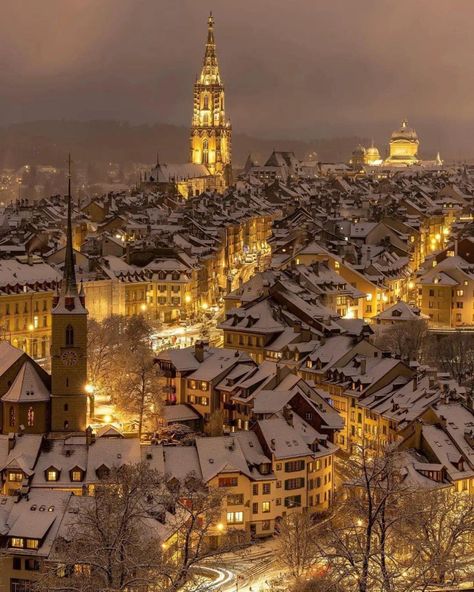 Switzerland Christmas, Switzerland Cities, Bern Switzerland, Switzerland Travel, Wonderful Picture, Destination Voyage, Samar, Rooftops, Beautiful Places In The World