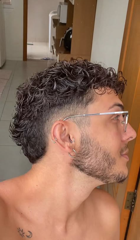 Curly Hair Taper, Mens Haircuts Thick Hair, Boys Fade Haircut, Taper Fade Short Hair, Male Haircuts Curly, Curly Hair Fade, Haircuts Curly, Male Haircuts, Mens Hairstyles Fade