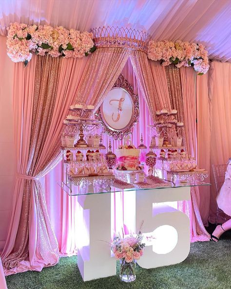 Creations by Martha🌸’s Instagram post: “@creationsbymartha #creationsbymartha #blush #babygirl #candytable #candytables #backdrop #candytablebackdrop #candytabledecor #partyplaner…” Quince Table Backdrop, Candy Table Backdrop Ideas, Court Table Quinceanera, Quince Main Table Ideas, Quinceanera Main Table Ideas, Main Table Quinceanera, Quinceanera Aesthetic, Candy Table Decorations, Hall Decorations