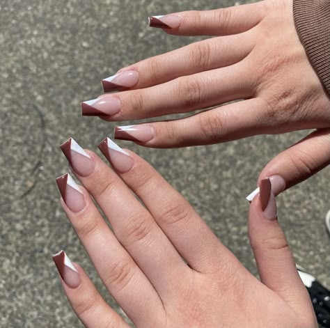 French Tip Acrylic Nails Coffin Fall, Fall French Tip Nails Coffin, Brown White Nails, Fall Nail Designs Brown, Nails Inspo Ballerina, Design Nails 2022, Brown And White Nails, Nails 2022 Trends Summer, Nails Long Acrylic