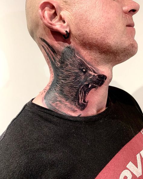 Make sure that you know of an amazing tattoo artist before you commit to this neck tattoo. Wing Neck Tattoo, Neck Tattoos For Men, Male Neck, Flower Neck Tattoo, Front Neck Tattoo, Fat Person, 2023 Pedicure, Tattoo Ideas Males, Tattoo Man