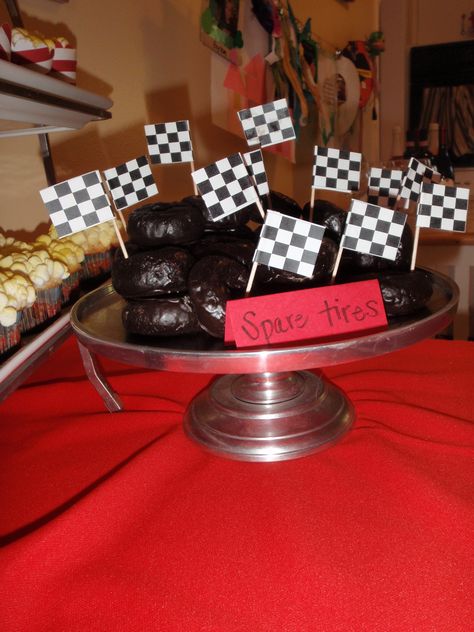 "Spare Tires" - Chocolate donuts! I made these for my boys' birthday party! Spare Tires, Girl 2nd Birthday, Chocolate Donuts, Boys Birthday, 3rd Birthday Parties, Party Party, Spare Tire, 3rd Birthday, 2nd Birthday