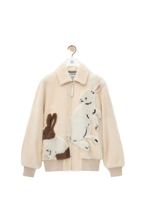 Zip-up jacket in shearling Ivory - LOEWE Loewe Anagram, Runway Outfits, Outwear Jackets, Leather Patches, Luxury Brands, Fall Winter Outfits, Fashion Killa, Color Combination, Welt Pocket