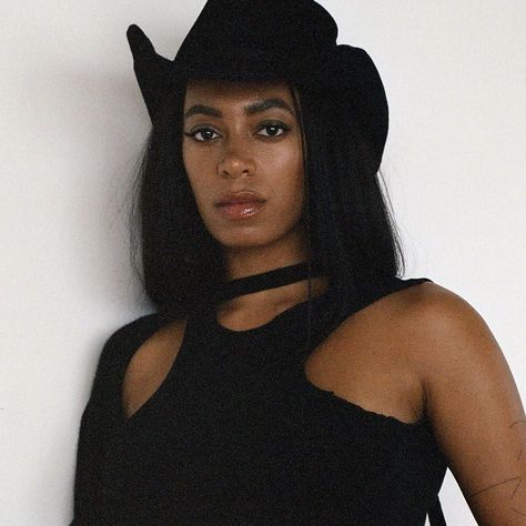 Solange Black Cowboy Hat, Cowboy Aesthetic, Black Cowboys, Cowgirl Look, Black Cowgirl, Cowgirl Aesthetic, Solange Knowles, Black Cowboy, Black Hat