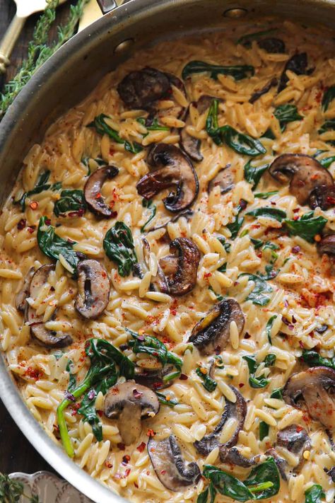 Pasta With Mushrooms And Spinach, Orzo Recipes Side, Mushroom Orzo, Pasta With Mushrooms, Orzo Dishes, Momma Mia, Mushrooms And Spinach, Spinach And Mushroom, Paprika Sauce