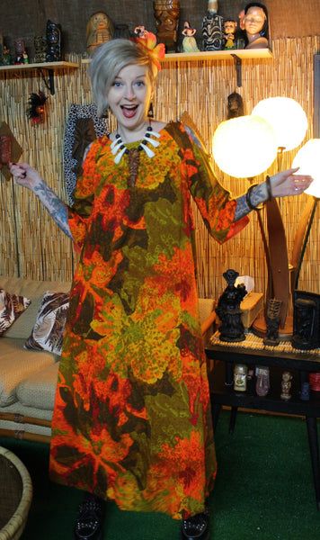 Tiki Tuesday: History of the Muumuu – Cats Like Us Pake Muu Dress, Hawaiian Muumuu Dress, Hawaiian Mumu Dress, Muumuu Dress Hawaiian, Muumuu Dress Vintage, Hawaiian Muumuu, Hawaiian Woman, Muumuu Dress, Mumu Dress