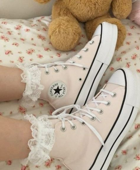 Converse Aesthetic, Cute Converse, Chuck Taylor All Star Lift, Dr Shoes, Pink Converse, Girly Shoes, Aesthetic Shoes, Swag Shoes, Drummers