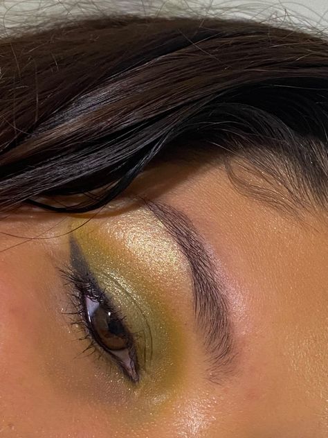 #green #makeup #inspiration #eyeshadow Colourpop Fresh Greens, Tiana Inspired Makeup, Green And Orange Makeup, Olive Green Makeup, Olive Green Eyeshadow, Earthy Makeup, Olive Makeup, Olive Skin Makeup, Witchy Makeup