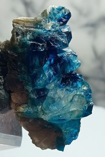 Mesmerized by the captivating blue hues of Euclase! 💙✨ Exploring the beauty of this rare gemstone. #BlueEuclase #GemstoneBeauty #RareGems Rare Gems, April 27, Rare Gemstones, Mineral Specimen, Blue Hues, Geology, The Beauty, Gemstones, Crystals