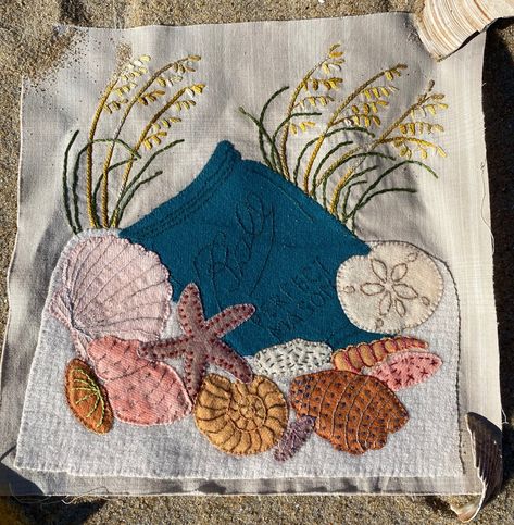 Beach Theme Crafts, Moda Fabric Collections, Wool Gifts, Patchwork Clothes, Quilt Retreat, Moda Fabric, Tea Cosy, Fabric Collage, Applique Pattern