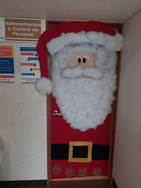 Puerta adornada de santa claus School Hallway Decorations, Door Decorations Classroom Christmas, Holiday Door Decorations, Classroom Christmas Decorations, Christmas Door Decorating Contest, Christmas Classroom Door, School Door Decorations, Door Decorating Contest, Santa Claus Decorations