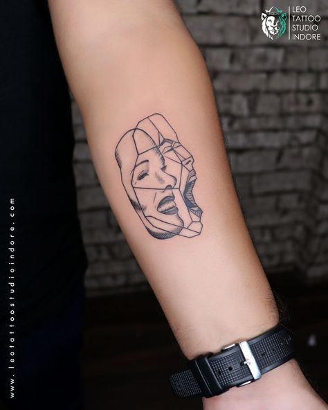 The tattoos portray two faces where a person smile outside and cry inside. Tattoo Leo, Leo Tattoo, Face Tattoos For Women, Laugh Now Cry Later, Matching Tats, Medusa Tattoo Design, Leo Tattoos, Mask Tattoo, Medusa Tattoo