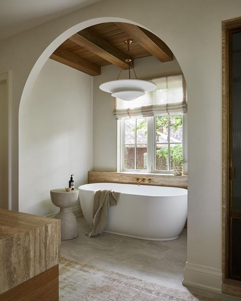 Cedar and Oak Homes (@cedarandoakhomes) • Instagram photos and videos Luxury Bathroom Inspiration, Rustic Bathroom, Dream House Interior, House Inspo, Dream Home Design, Visual Comfort, Luxury Bathroom, Bathroom Inspiration, Bathroom Interior Design