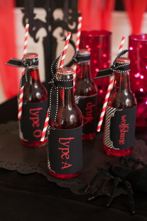 Vampire Theme Party, Vampire Halloween Party, Teen Halloween Party, Halloween Frog, Twilight Party, Vampire Wedding, Vampire Party, Teen Halloween, Halloween Vampire