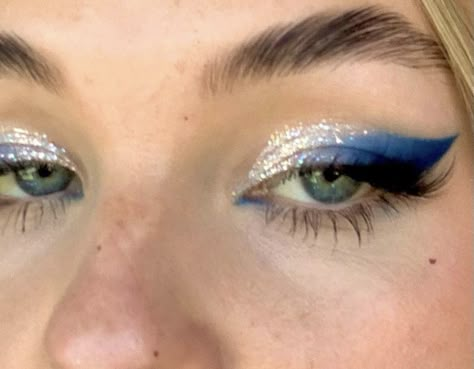 Starry Night Prom Makeup Look, Midnights Era Tour Makeup, Midnight Make Up Look, Navy Blue And Gold Eyeshadow Looks, Midnights Makeup Look, Gold Blue Eye Makeup, La La Land Makeup, Navy Blue Homecoming Makeup, Blue Metallic Eye Makeup