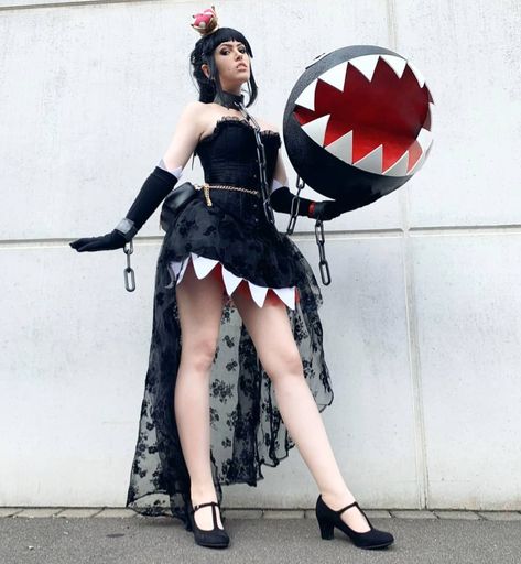 @sasgay_cosplay on Instagram: “I'm always late with posting pics from a con haha but here is my chompette cosplay from the @gamescom this year 🙏 ___ #cosplay…” Seraphim Cosplay, Chompette Cosplay, Booette Cosplay, Chain Chompette, No Face Cosplay, Boosette Cosplay, Disgust Cosplay, League Cosplay, Chain Chomp