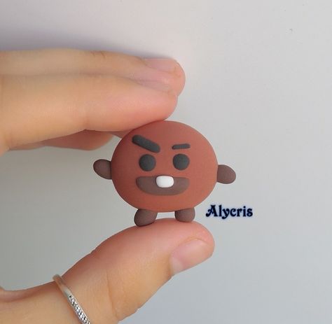 Bt21 Clay Charms, Bt21 Clay Art, Bts Clay Art, Shooky Bt21, Diy Clay Rings, Easy Clay Sculptures, Photo Frame Crafts, V Chibi, Clay Crafts For Kids